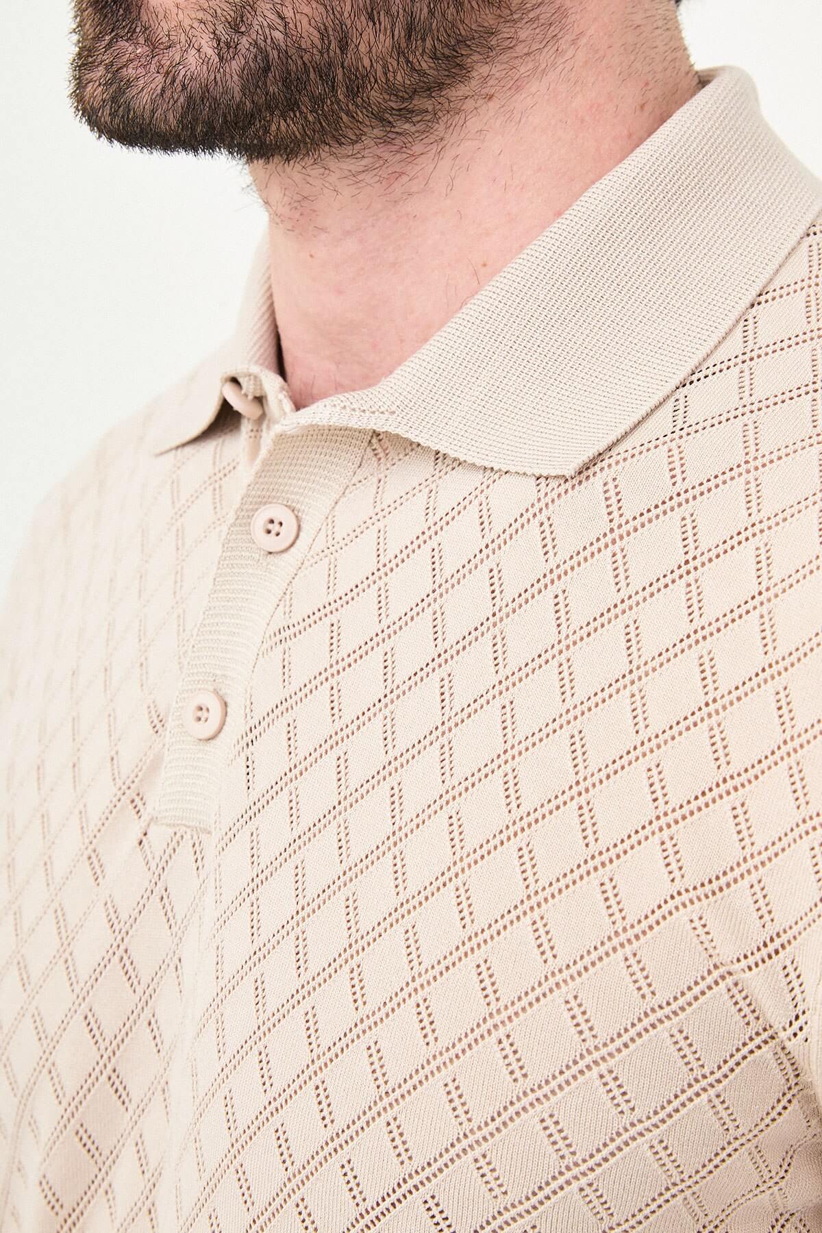 Men’s beige slim fit polo knit t-shirt with geometric textured front, short sleeves, smart casual summer style