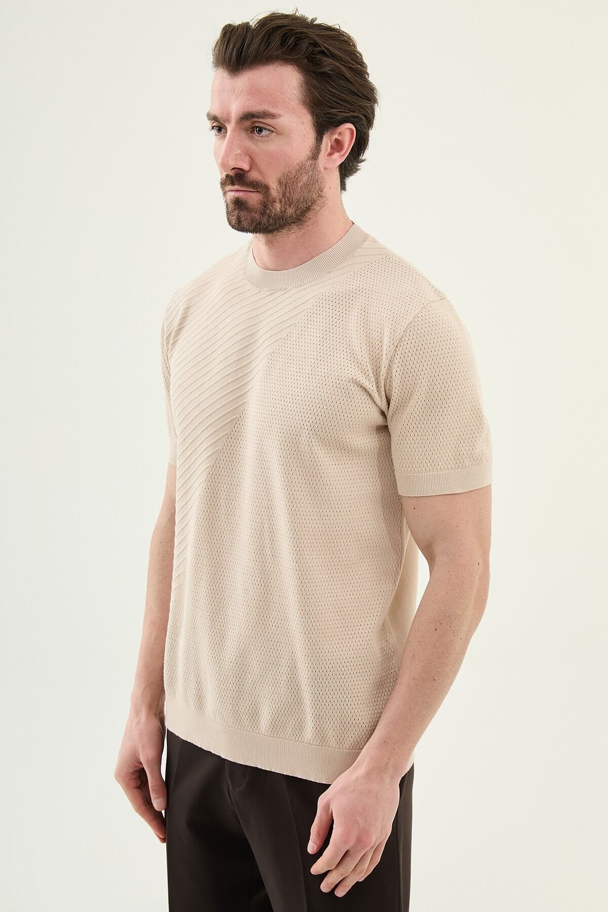 Men’s beige slim fit textured crew neck T-shirt with diagonal knit pattern, short sleeves, modern casual style