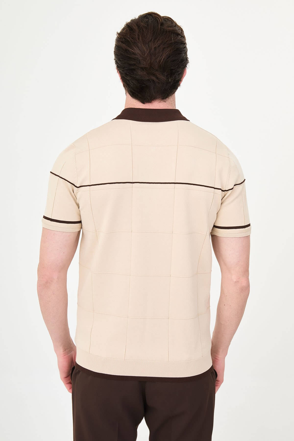 Men’s beige slim fit zip-up knit polo T-shirt with brown contrast collar and stripes, short sleeves, modern smart casual style
