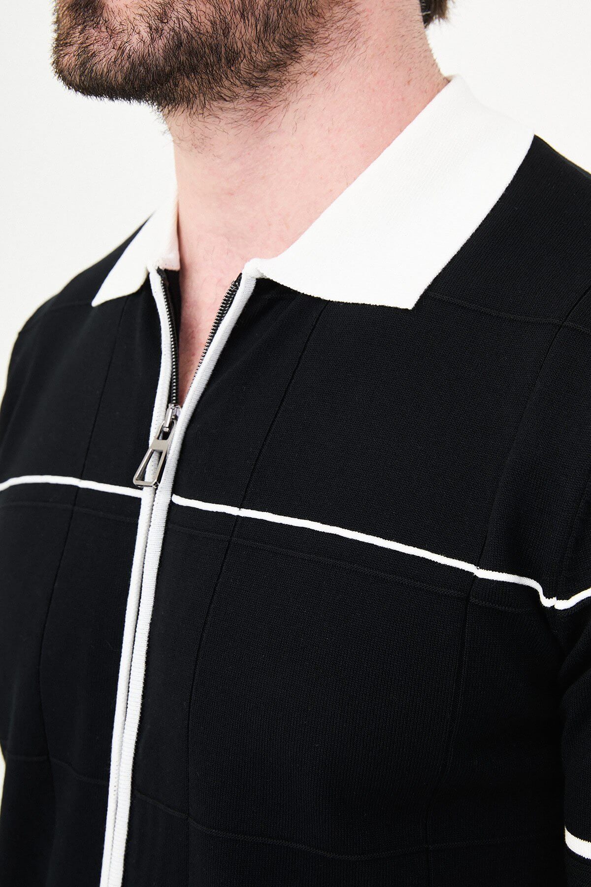 Men’s black slim fit zip-up knit polo T-shirt with white contrast collar and stripes, short sleeves, modern casual style