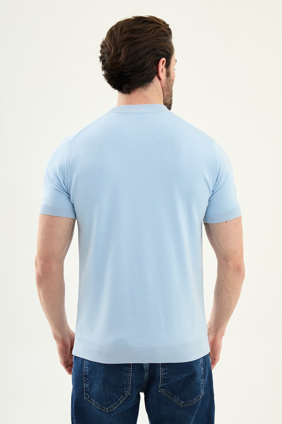 Men’s blue slim fit crew neck knit t-shirt with short sleeves, cotton stretch fabric, smart casual modern summer style
