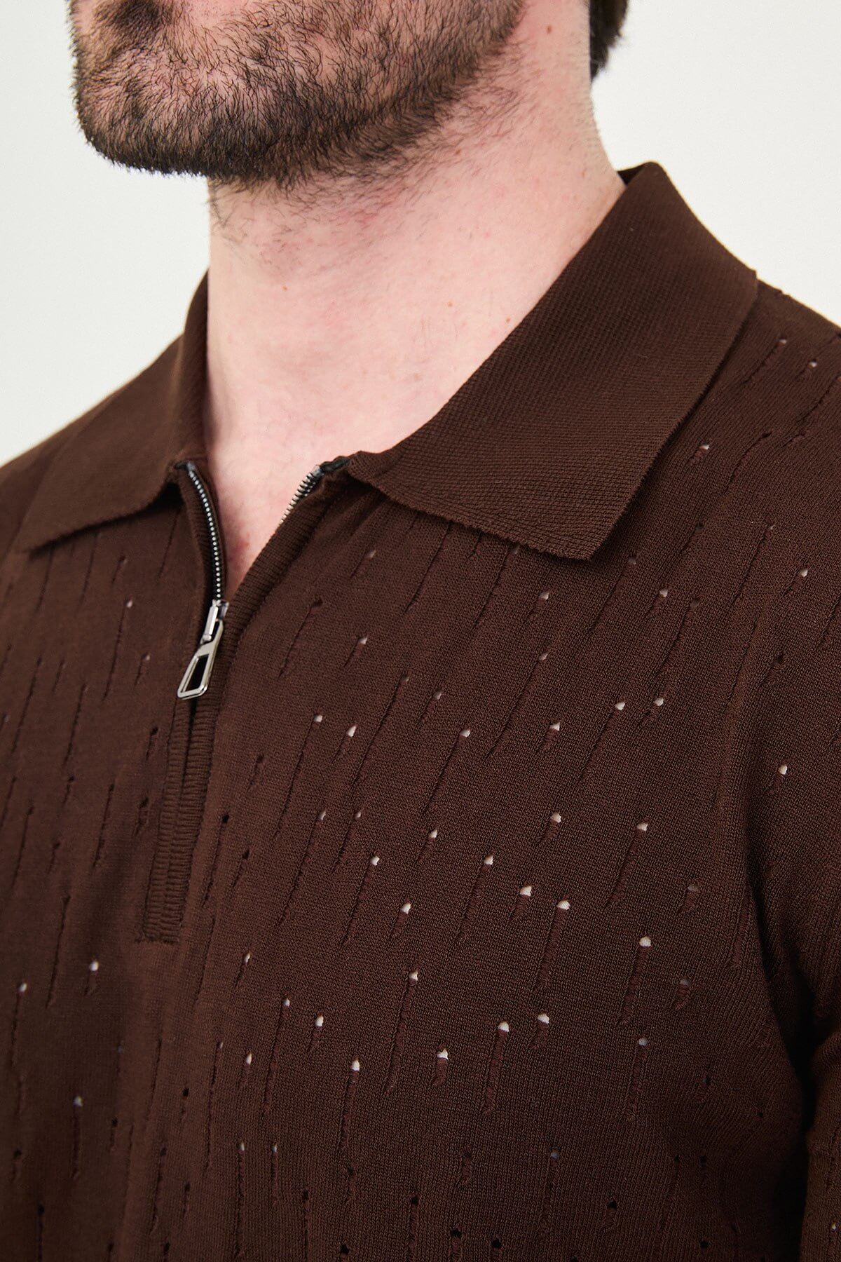 Men’s brown slim fit polo collar zippered knit t-shirt with short sleeves, breathable viscose stretch fabric, smart casual style