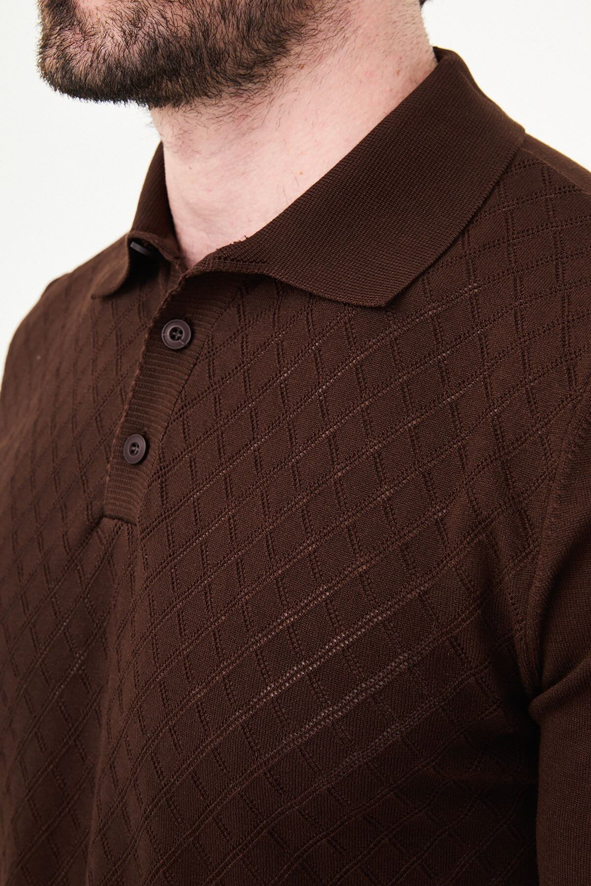 Men’s brown slim fit knit polo T-shirt with textured diamond pattern, short sleeves, tailored fit, smart casual style