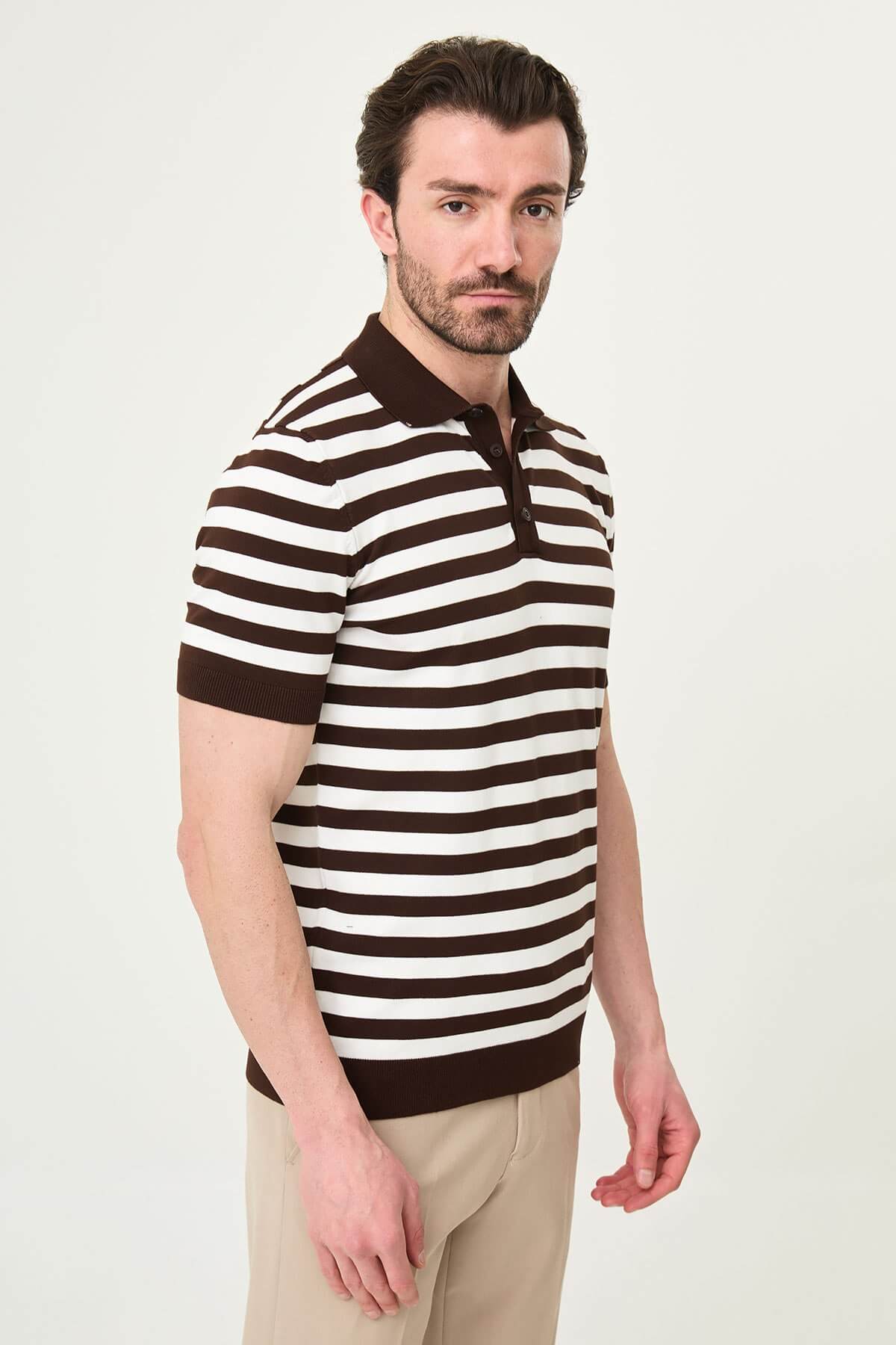 Men’s brown and white striped knit polo shirt with short sleeves, slim fit, breathable cotton fabric, smart casual summer outfit
