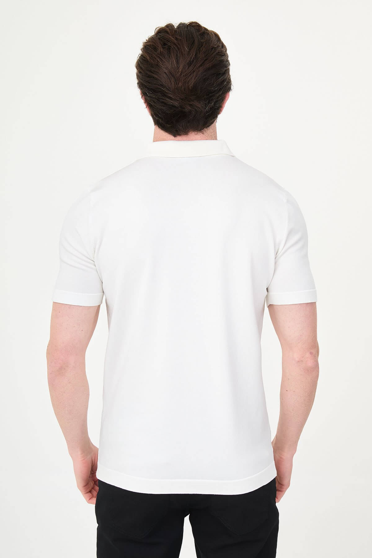Men’s ecru slim fit knit polo T-shirt with textured diamond pattern, short sleeves, tailored fit, smart casual summer style