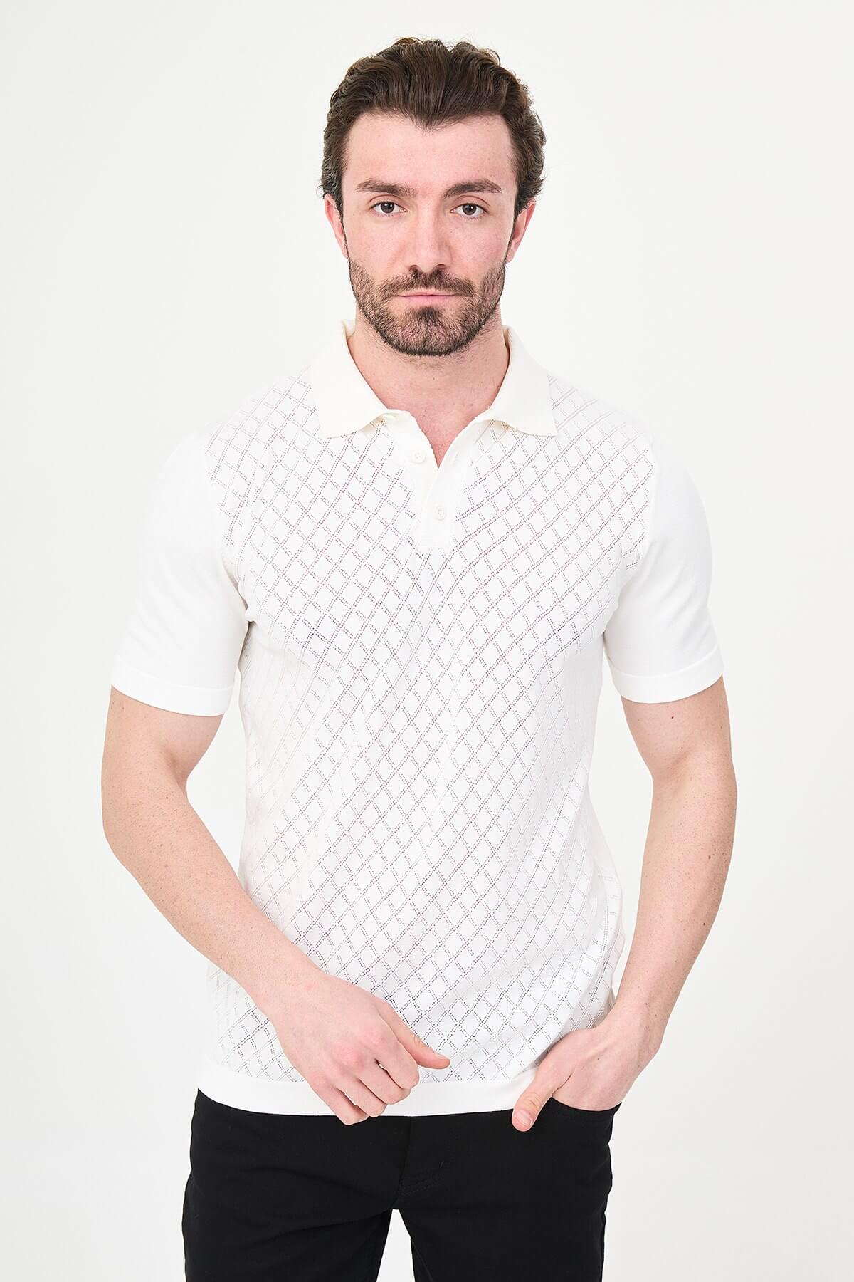 Men’s ecru slim fit knit polo T-shirt with textured diamond pattern, short sleeves, tailored fit, smart casual summer style