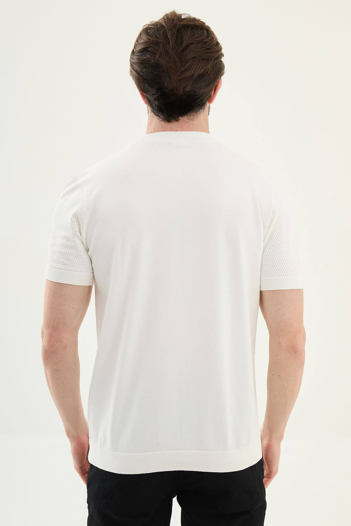 Men’s ecru slim fit textured crew neck t-shirt with diagonal knit pattern, short sleeve minimal summer style