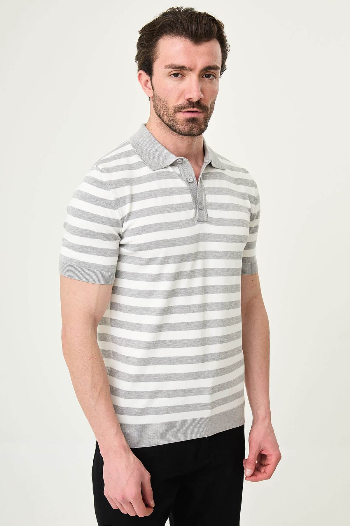 Men’s gray and white striped knit polo shirt with short sleeves, slim fit, breathable cotton fabric, smart casual summer style