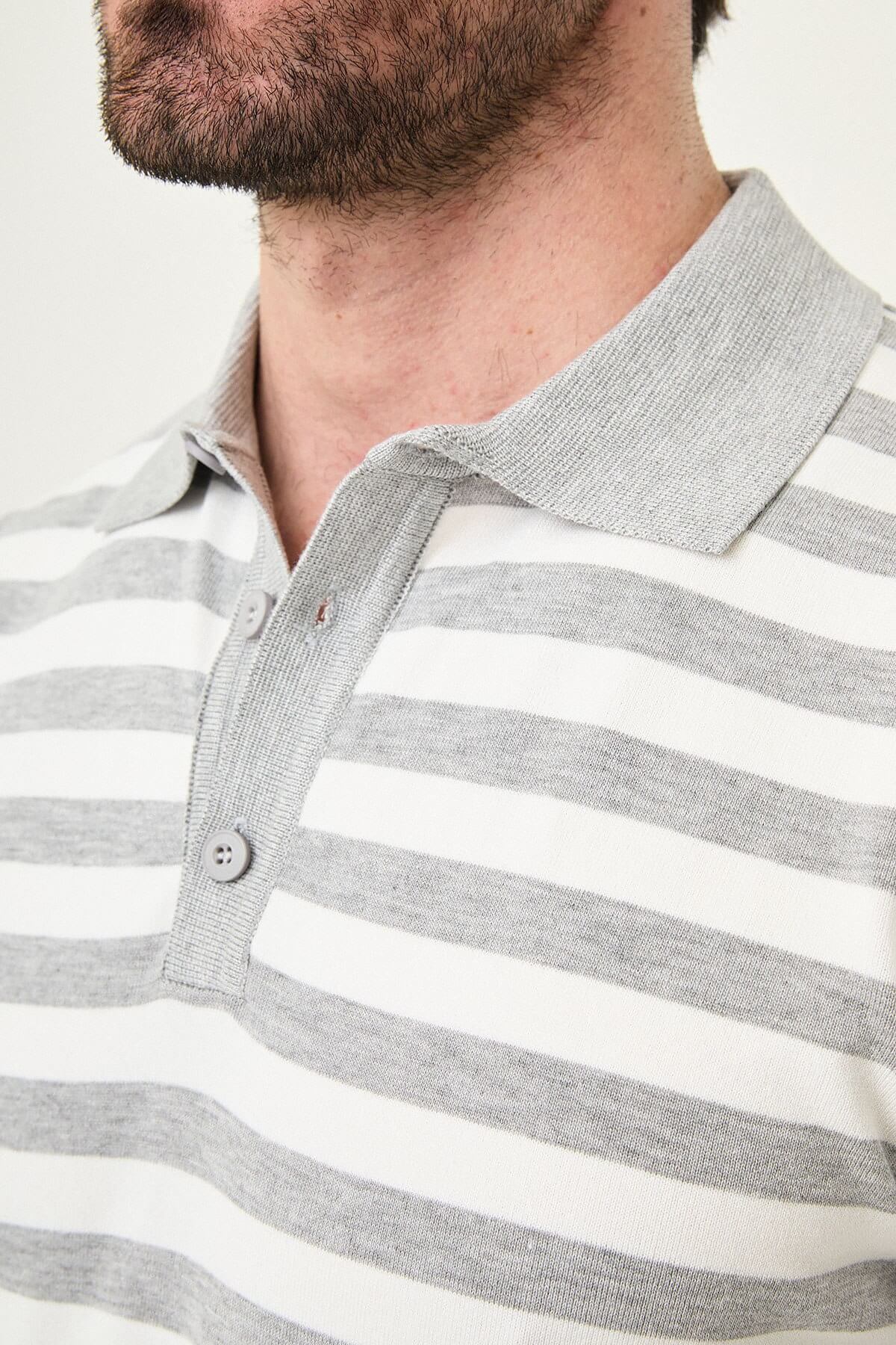 Men’s gray and white striped knit polo shirt with short sleeves, slim fit, breathable cotton fabric, smart casual summer style