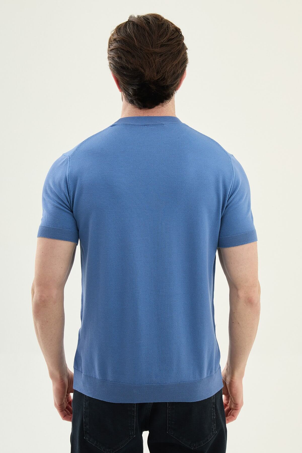 Men’s indigo slim fit crew neck knit t-shirt with short sleeves, soft cotton fabric, modern smart casual summer style