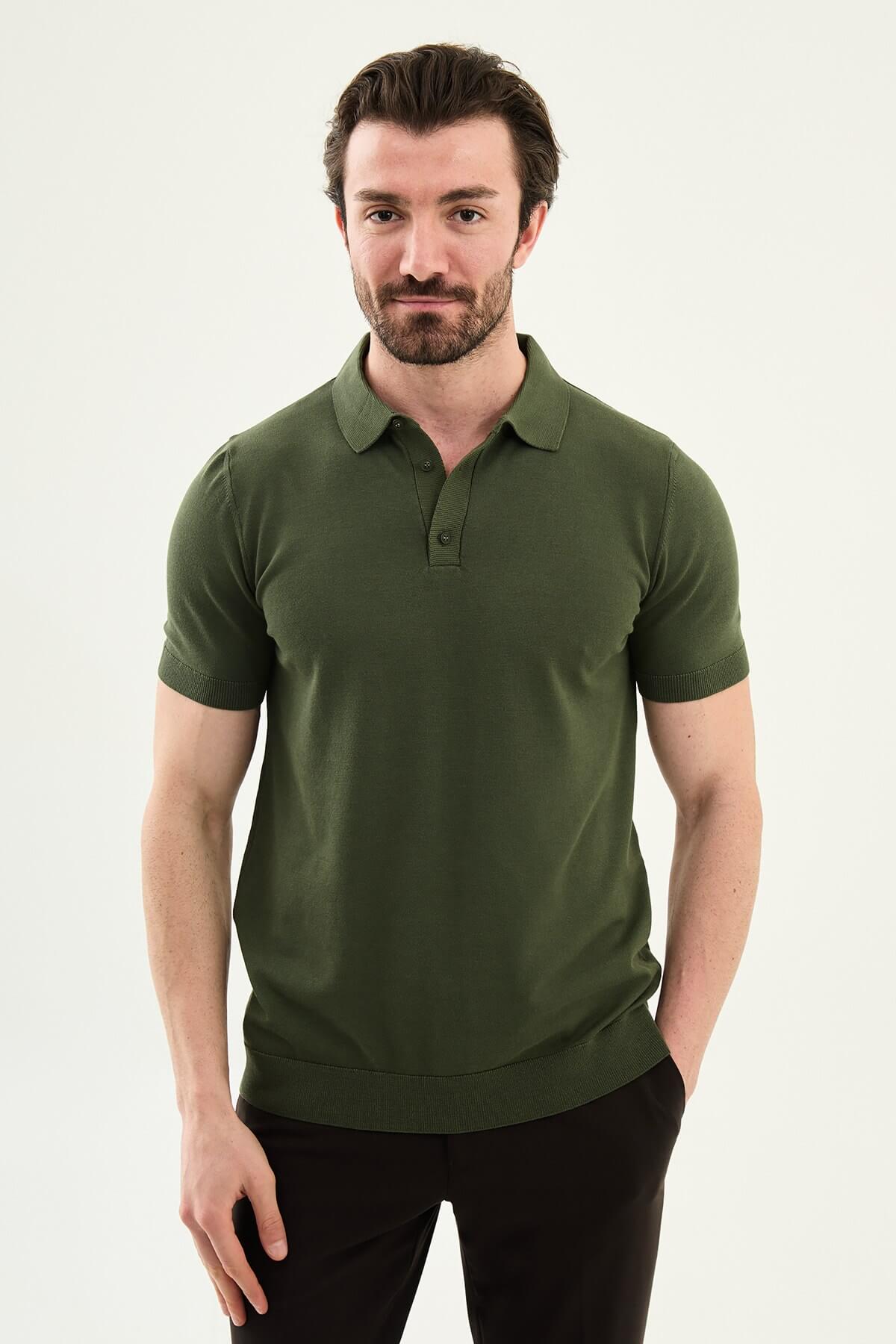 Men’s khaki slim fit cotton polo shirt with short sleeves and stretch fabric, earth tone casual modern outfit