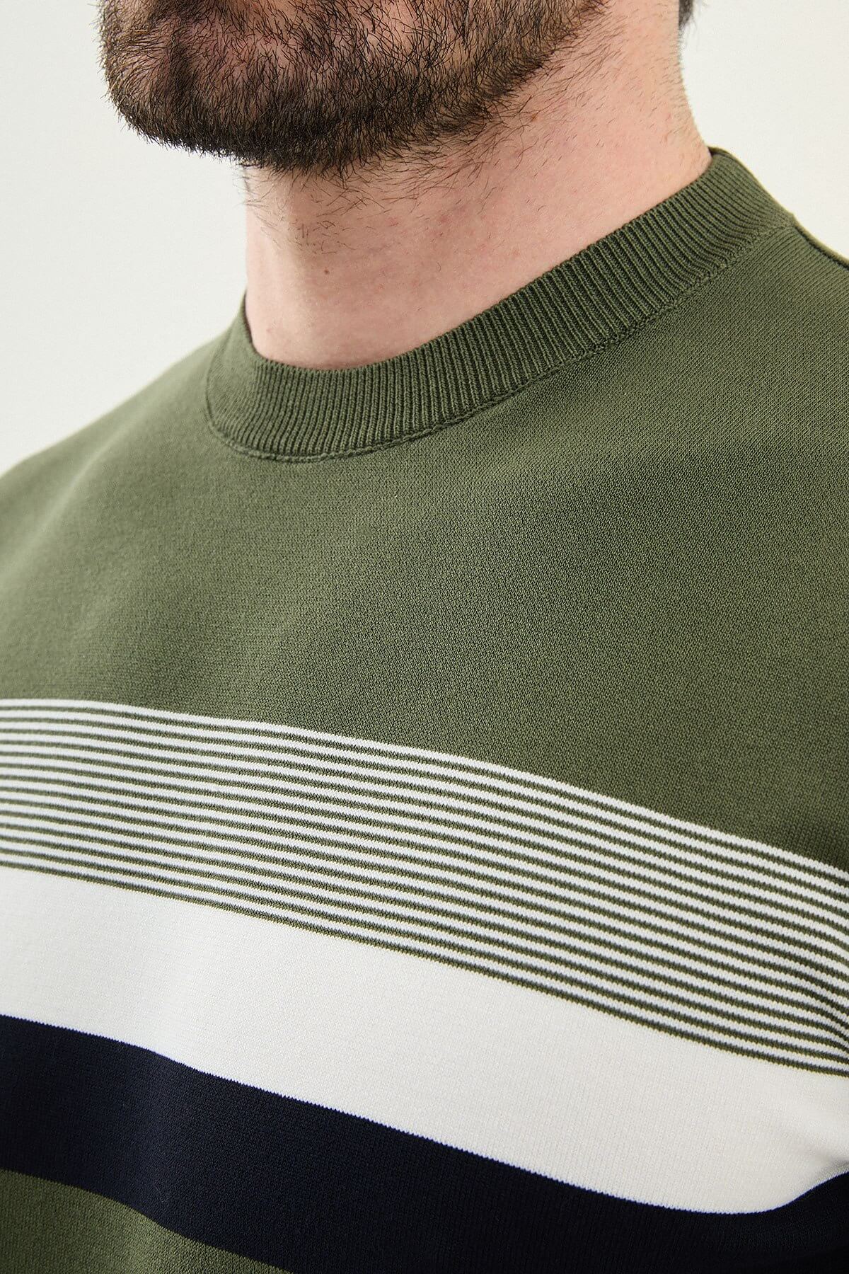 Men’s khaki slim fit striped knit t-shirt with white and navy horizontal stripes modern smart casual style