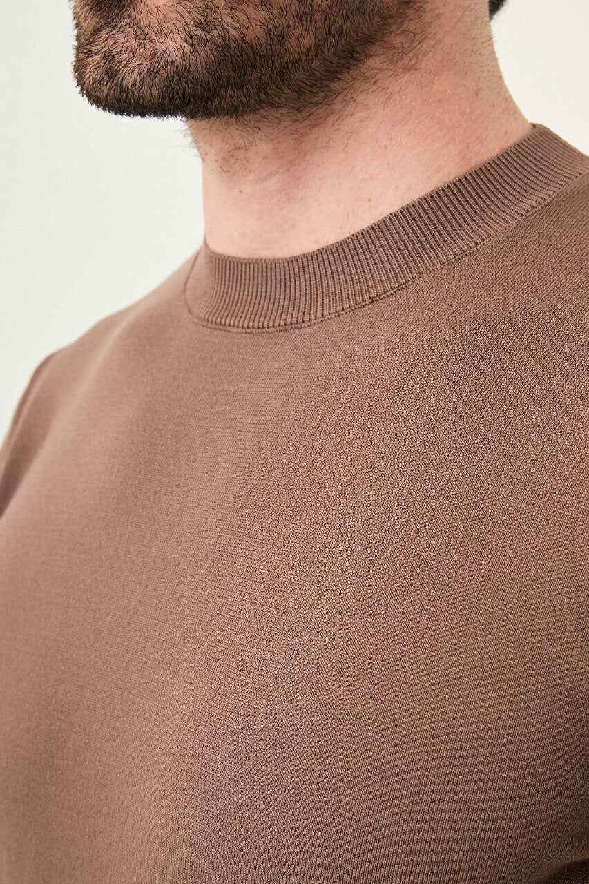 Men’s light brown slim fit crew neck knit t-shirt with short sleeves, cotton stretch fabric, smart casual modern style
