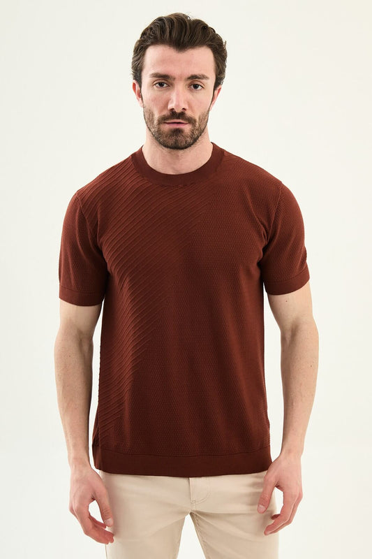 Men’s tile slim fit textured crew neck T-shirt with diagonal knit pattern, short sleeves, modern casual style