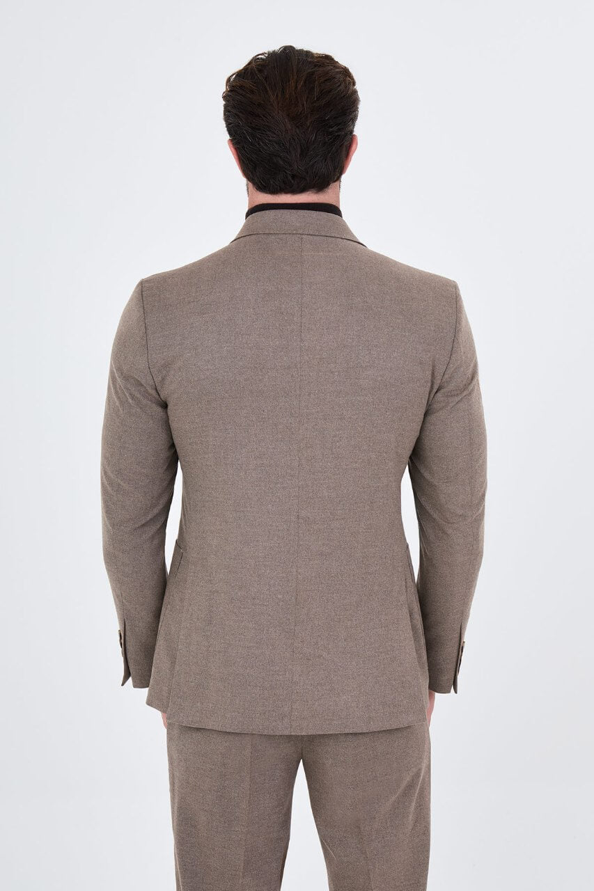 HolloMen men's beige double-breasted suit featuring notch lapels, a six-button jacket, patch pockets, and a patterned pocket square.