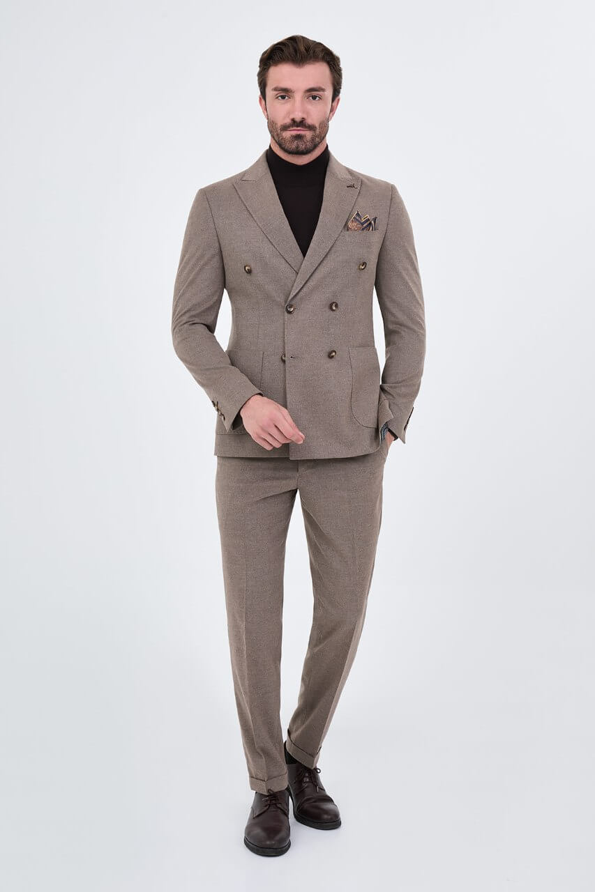 HolloMen men's beige double-breasted suit featuring notch lapels, a six-button jacket, patch pockets, and a patterned pocket square.