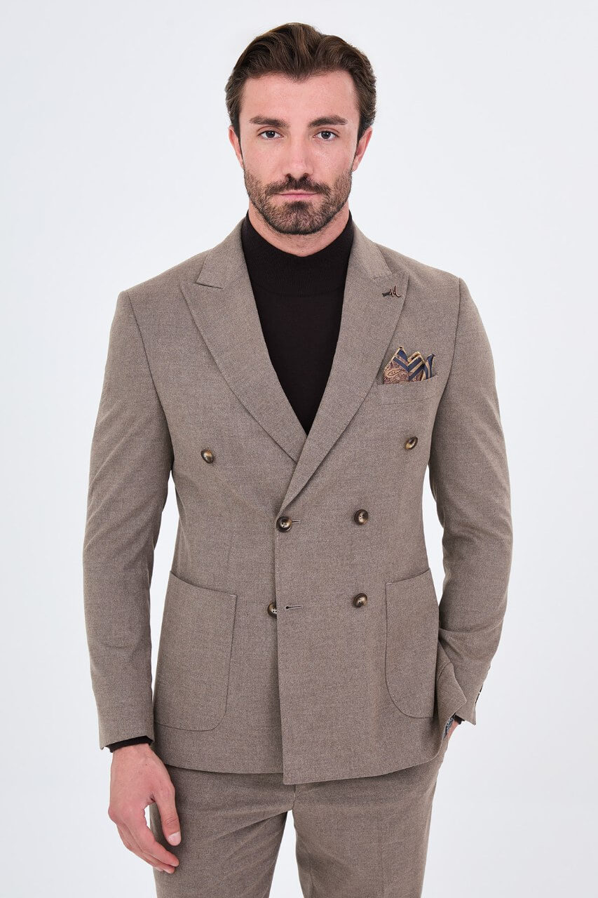 HolloMen men's beige double-breasted suit featuring notch lapels, a six-button jacket, patch pockets, and a patterned pocket square.