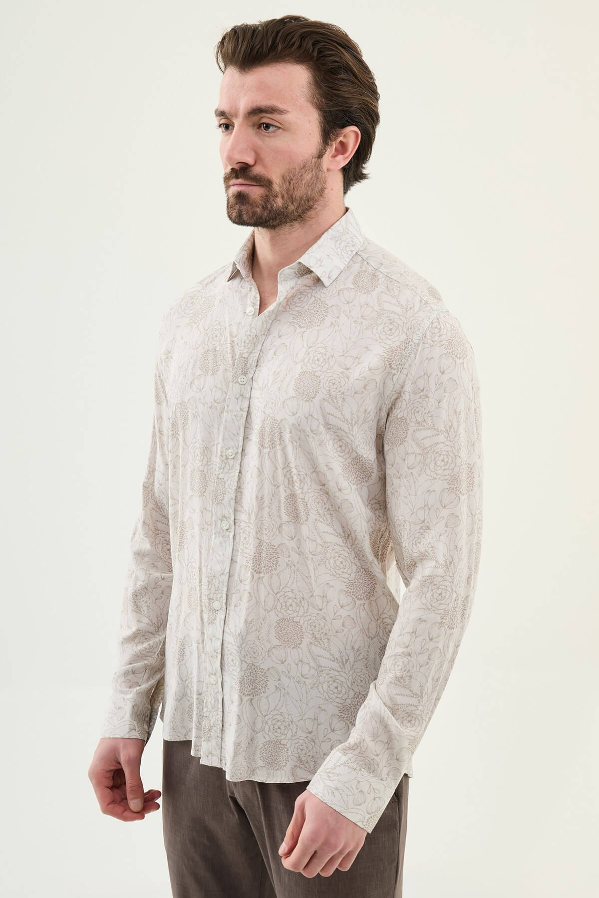 Men’s Beige Patterned Slim-Fit Shirt. XL