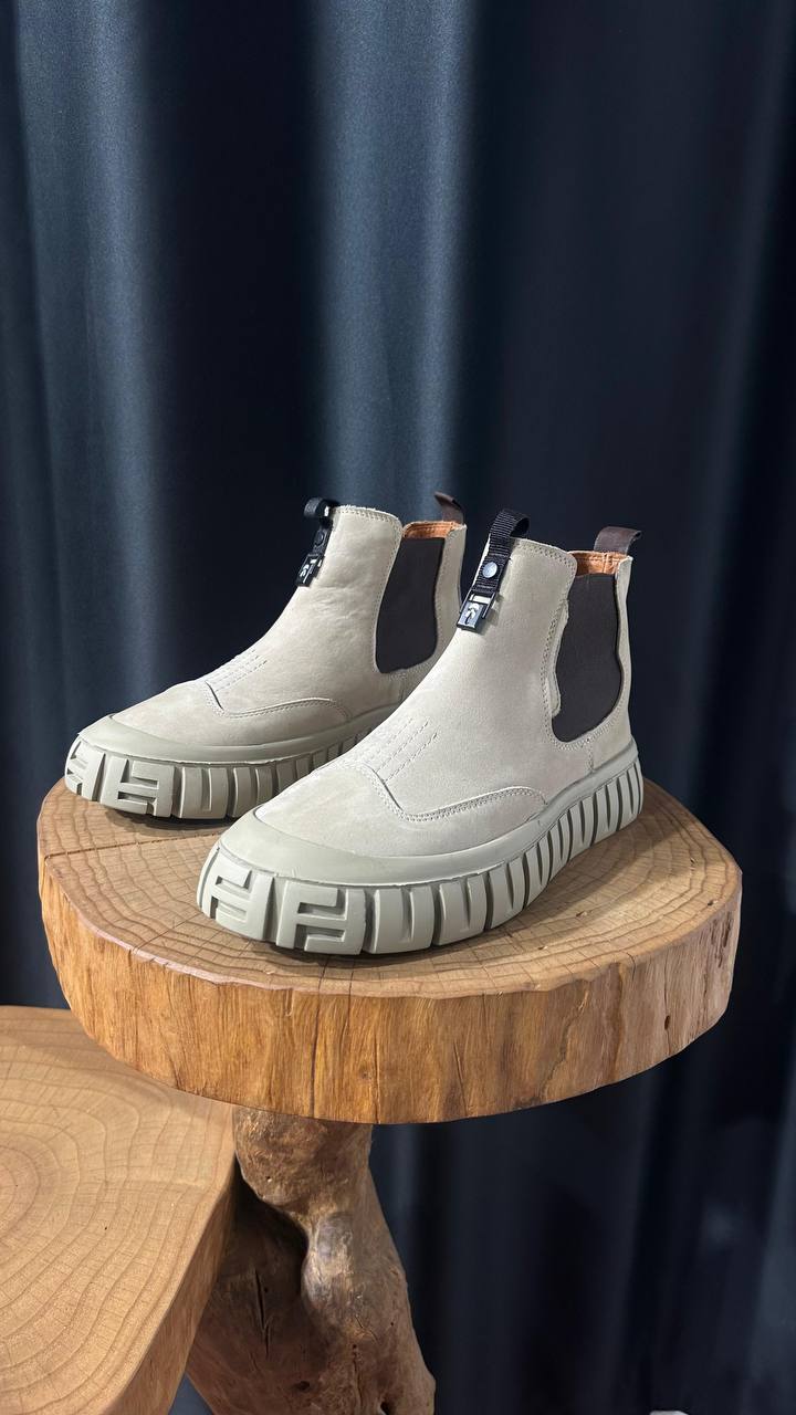 Men’s beige suede lug‑sole Chelsea winter boots with elastic side panels and EVA comfort sole