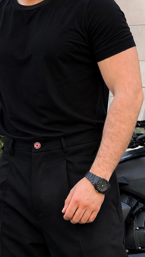 Men's black slim fit crew neck t-shirt with short sleeves