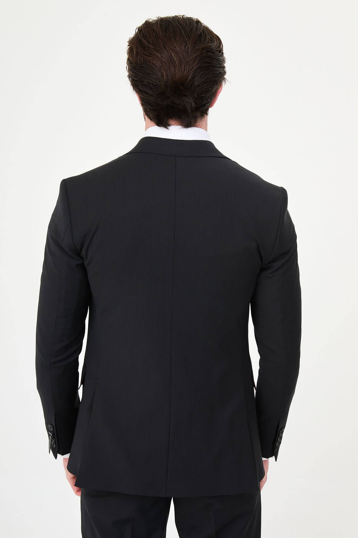 Men's Black Slim Fit Wide Collar Premium Wool Suit, featuring slim-fit tailored jacket, white dress shirt, patterned black tie, and pocket square.