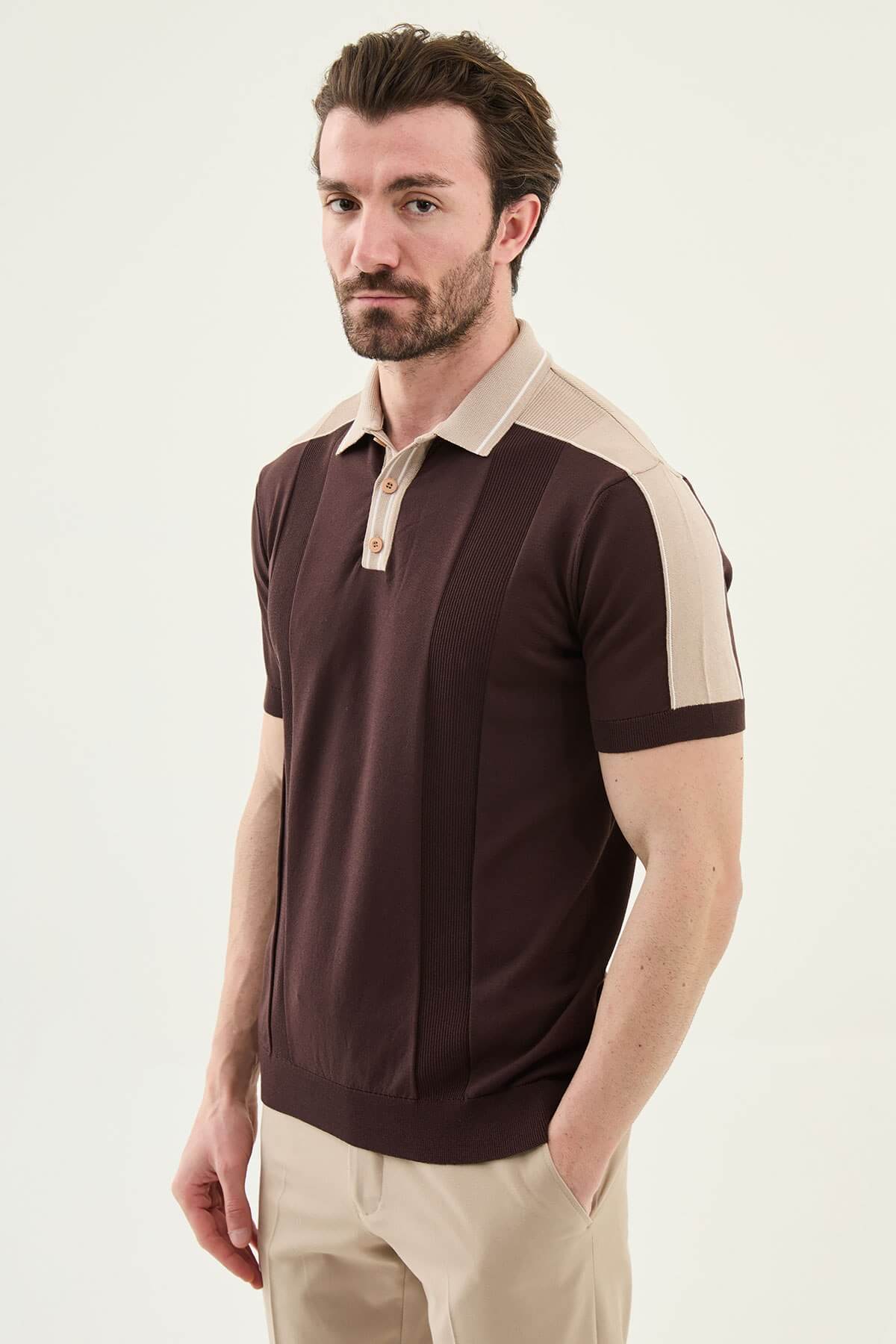 Men’s brown slim-fit knit polo shirt with classic collar, short sleeves, and textured knit finish for summer smart-casual style.