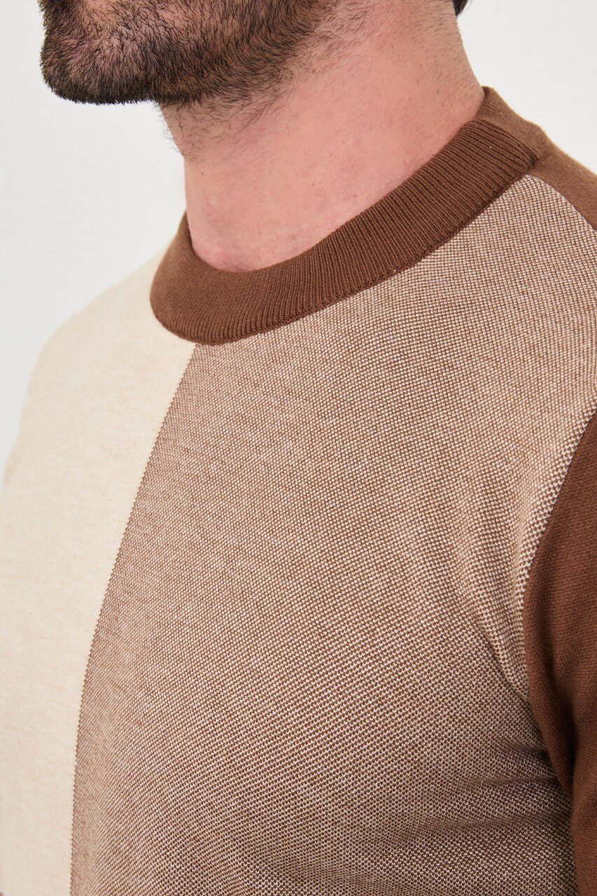 Men's camel colour-block cashmere crew neck sweater with beige panels.
