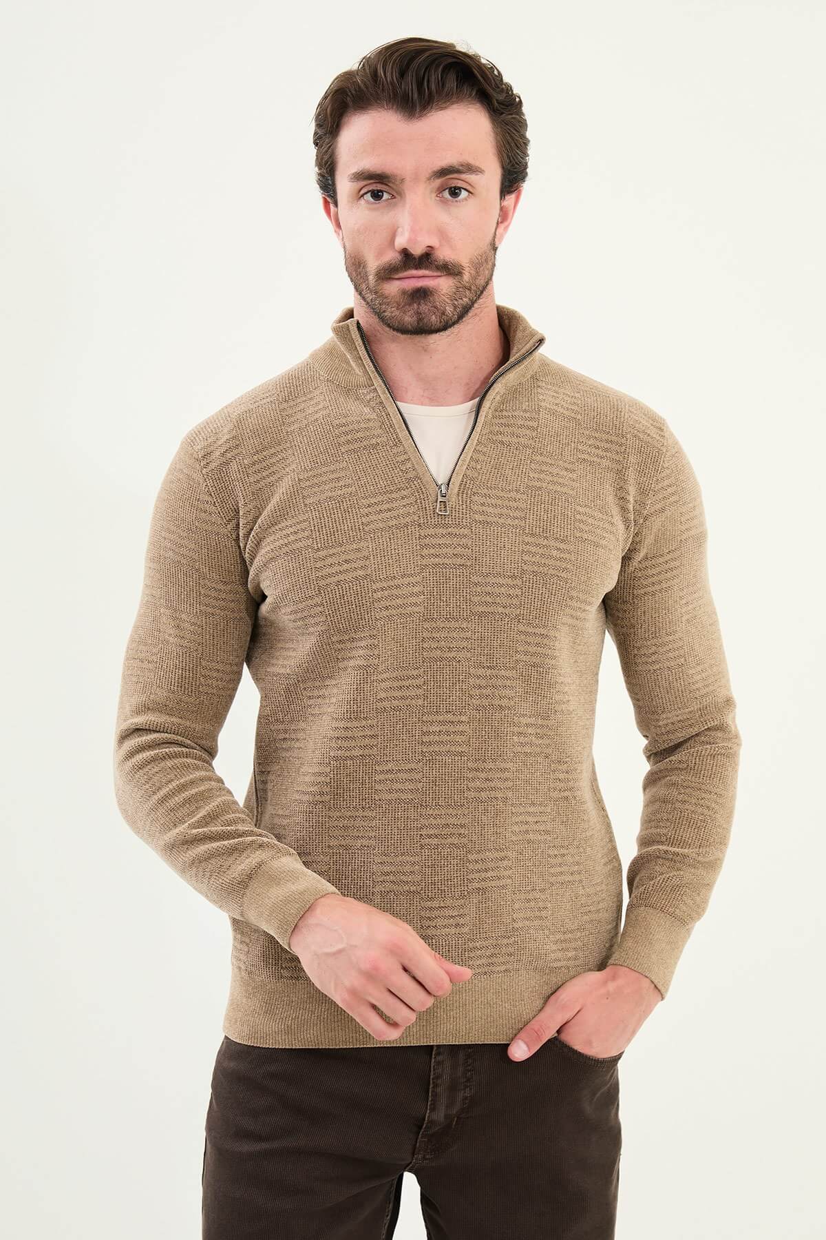 AXIST men’s beige slim fit knitwear sweater from the Fall/Winter Collection, styled with dark brown trousers and beige undershirt