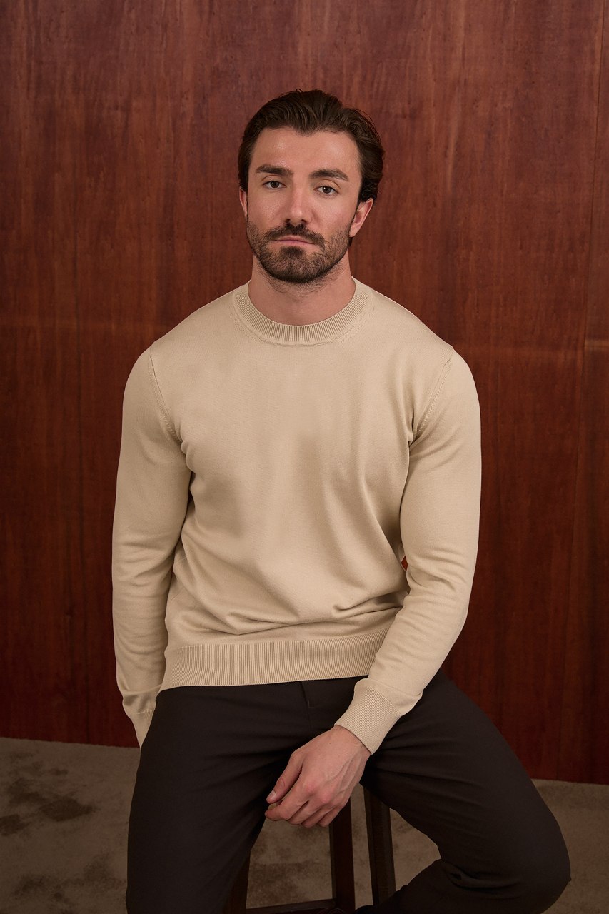Men’s Beige Crew Neck Knit Sweater