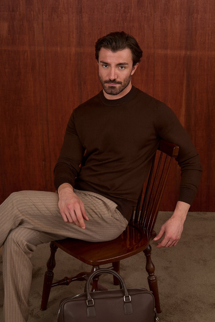 Men’s brown crew neck knit sweater with cotton stretch fabric for fall winter smart casual outfits