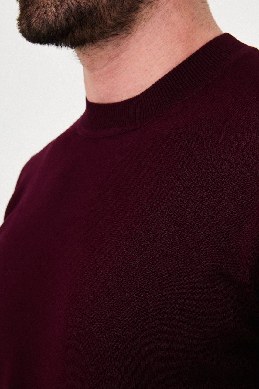 Men’s burgundy crew neck knit sweater made from cotton stretch fabric for fall winter smart casual style