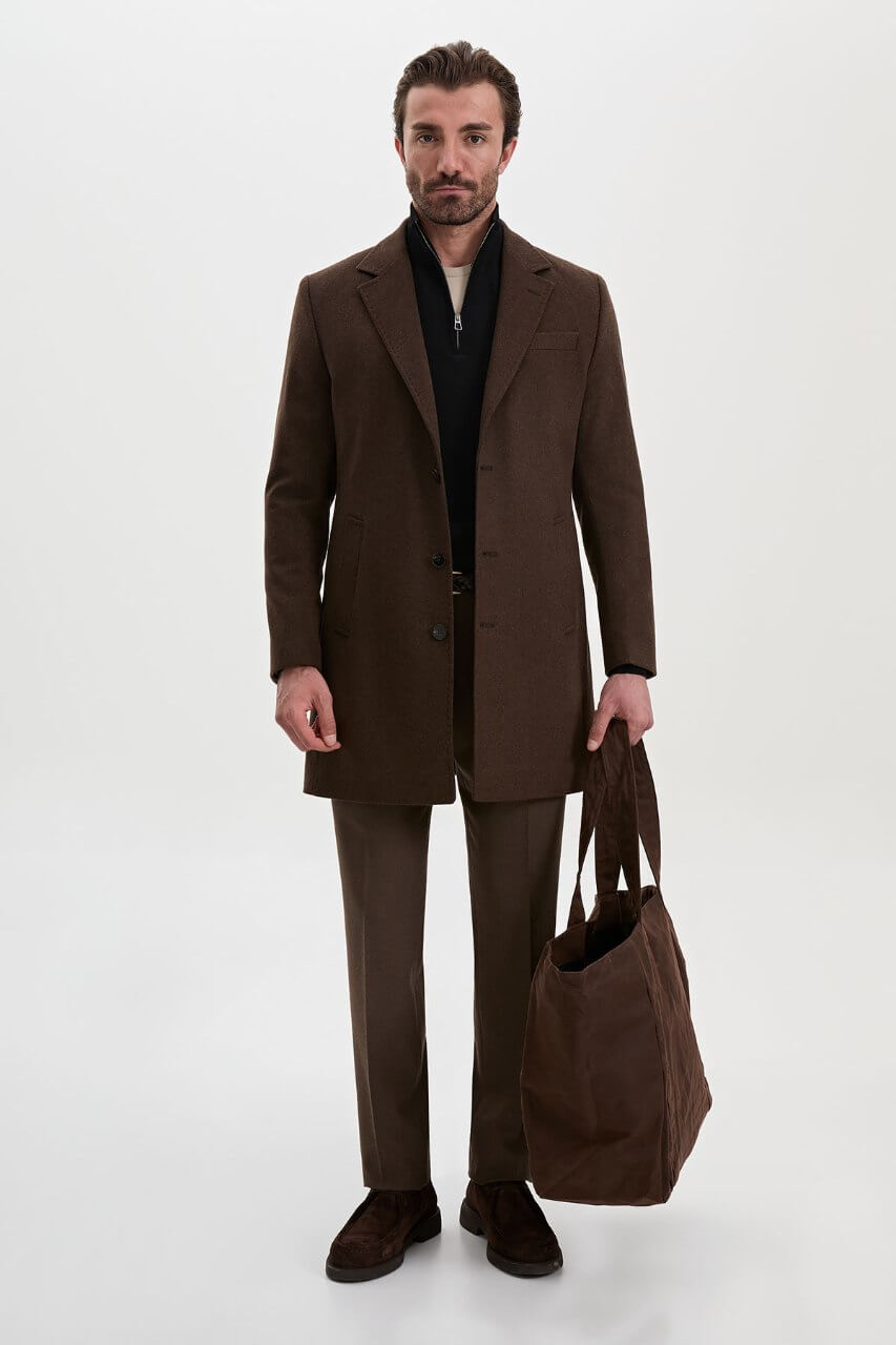 HolloMen light brown single-breasted winter coat featuring classic lapels and front button fastening.