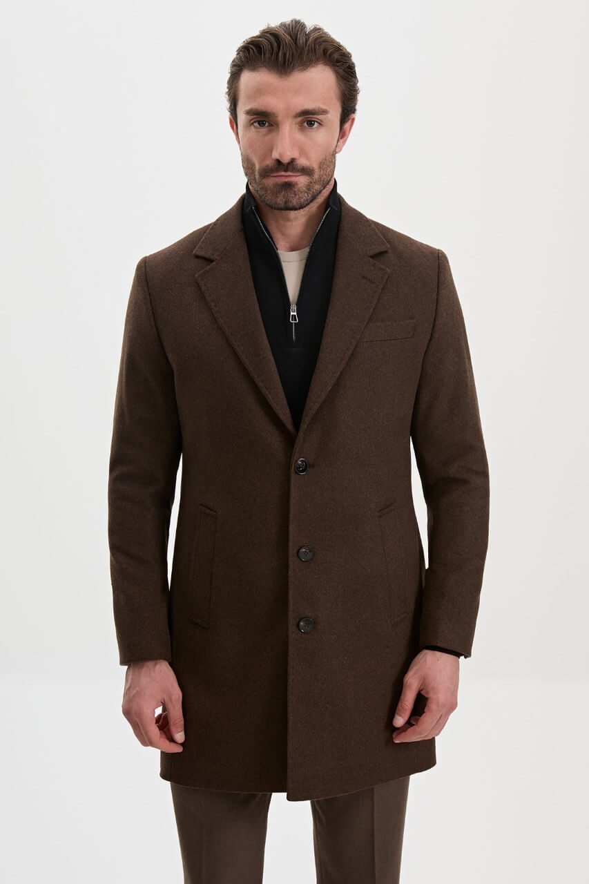 HolloMen light brown single-breasted winter coat featuring classic lapels and front button fastening.
