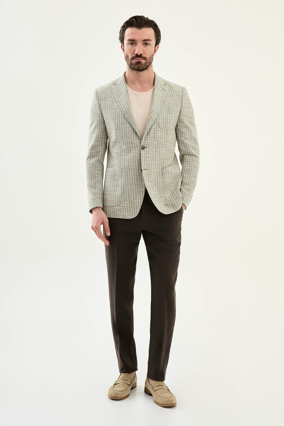 Men’s khaki slim fit cotton linen blazer with a lightweight textured finish, styled for smart casual and formal summer occasions.