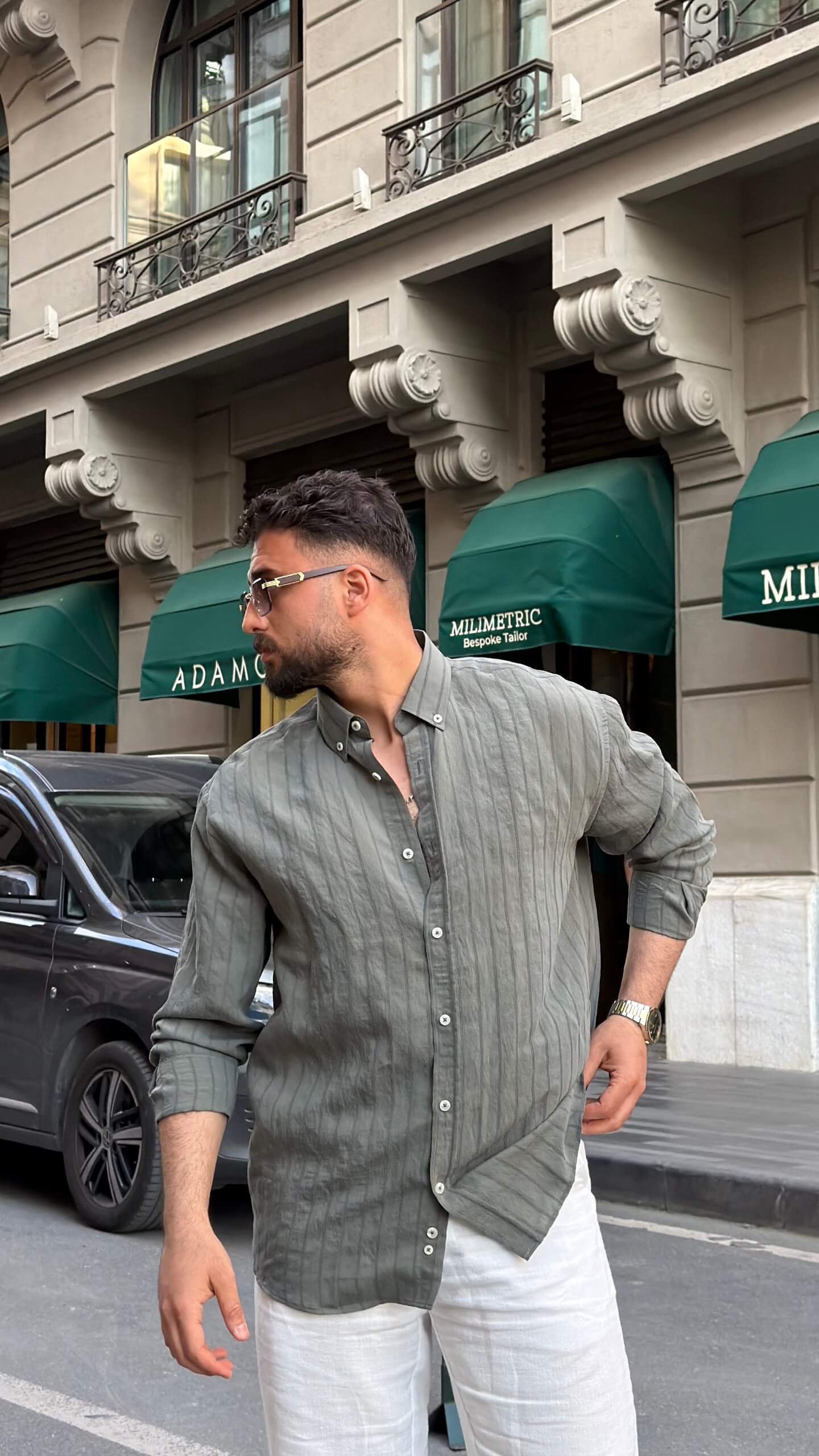 Khaki vertical-striped men's linen-look shirt in relaxed fit, front view