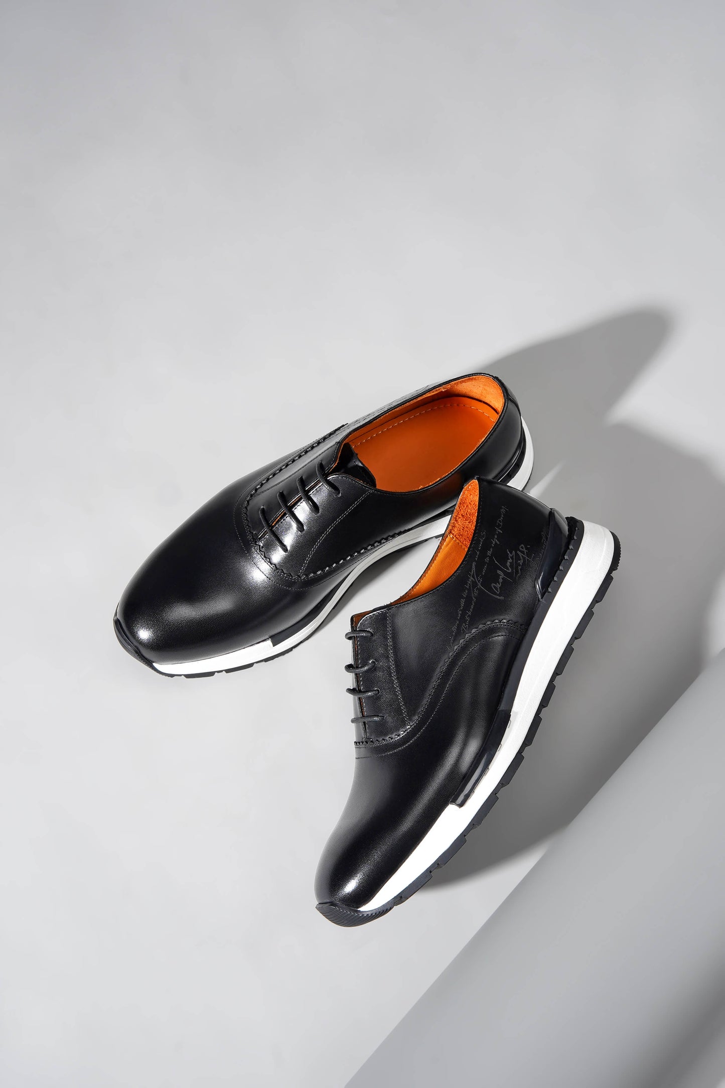 Men’s luxury black leather sneakers with EVA sole