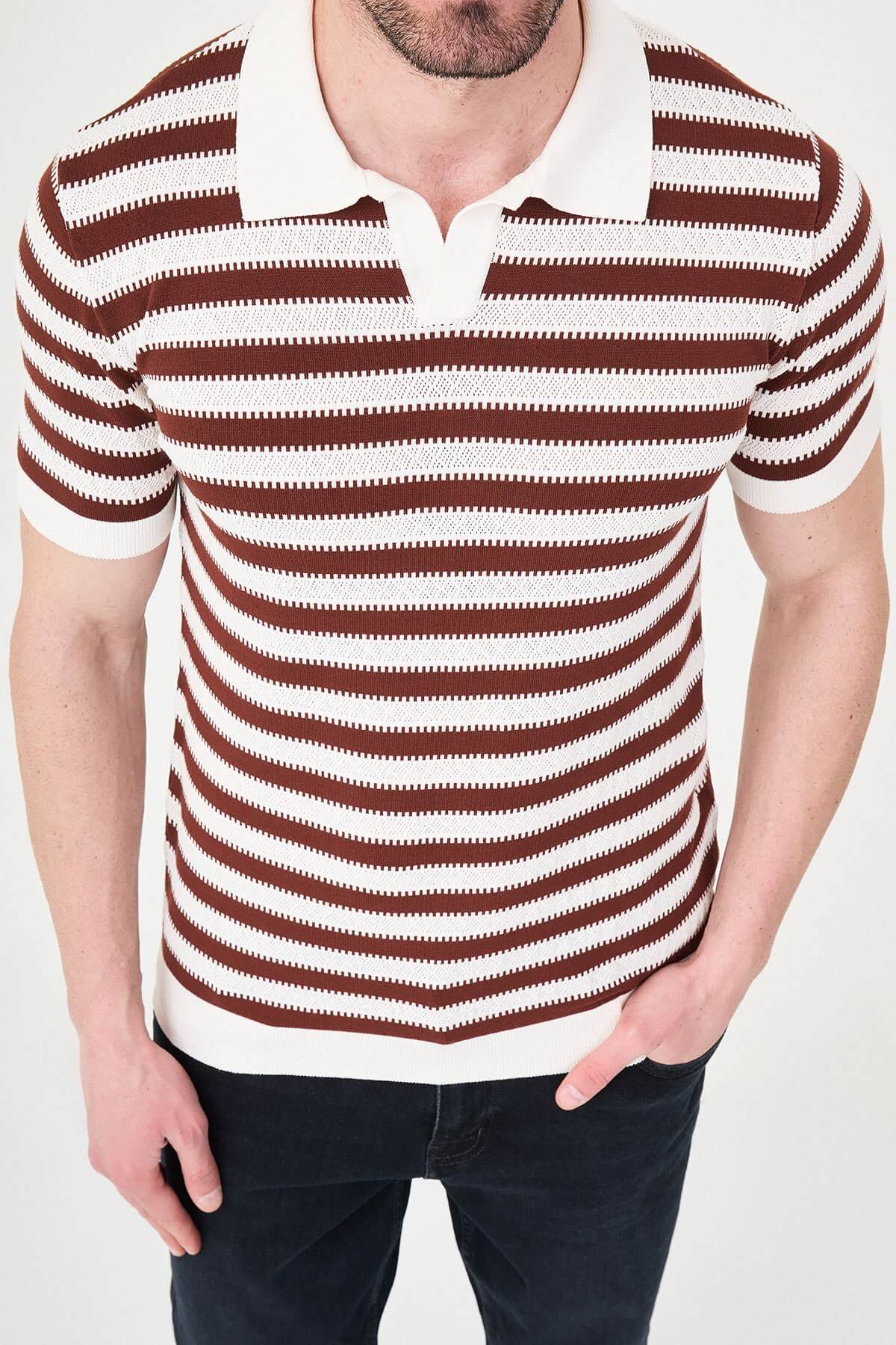 Men’s tile slim fit lapel collar knitwear polo T-shirt with short sleeves, styled for refined summer smart-casual fashion.