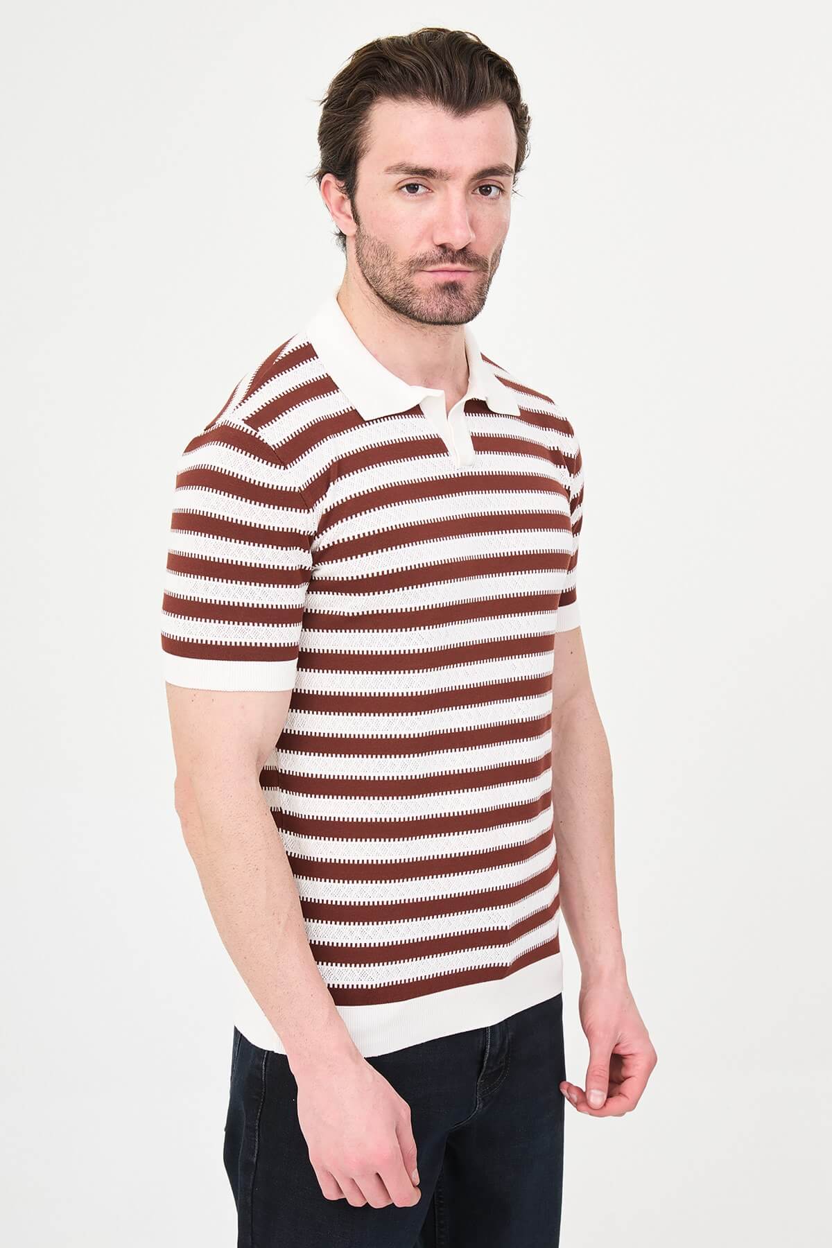 Men’s tile slim fit lapel collar knitwear polo T-shirt with short sleeves, styled for refined summer smart-casual fashion.