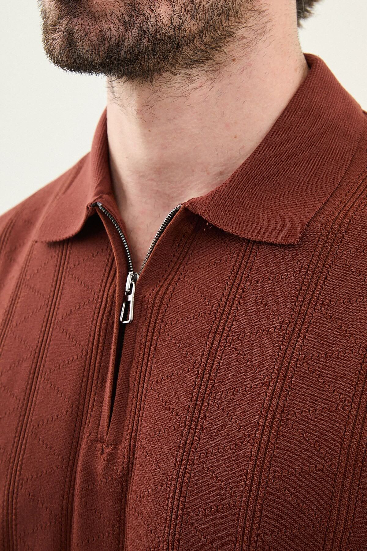 Men’s tile textured knit polo shirt with zip collar, slim fit, breathable cotton blend, modern smart casual style
