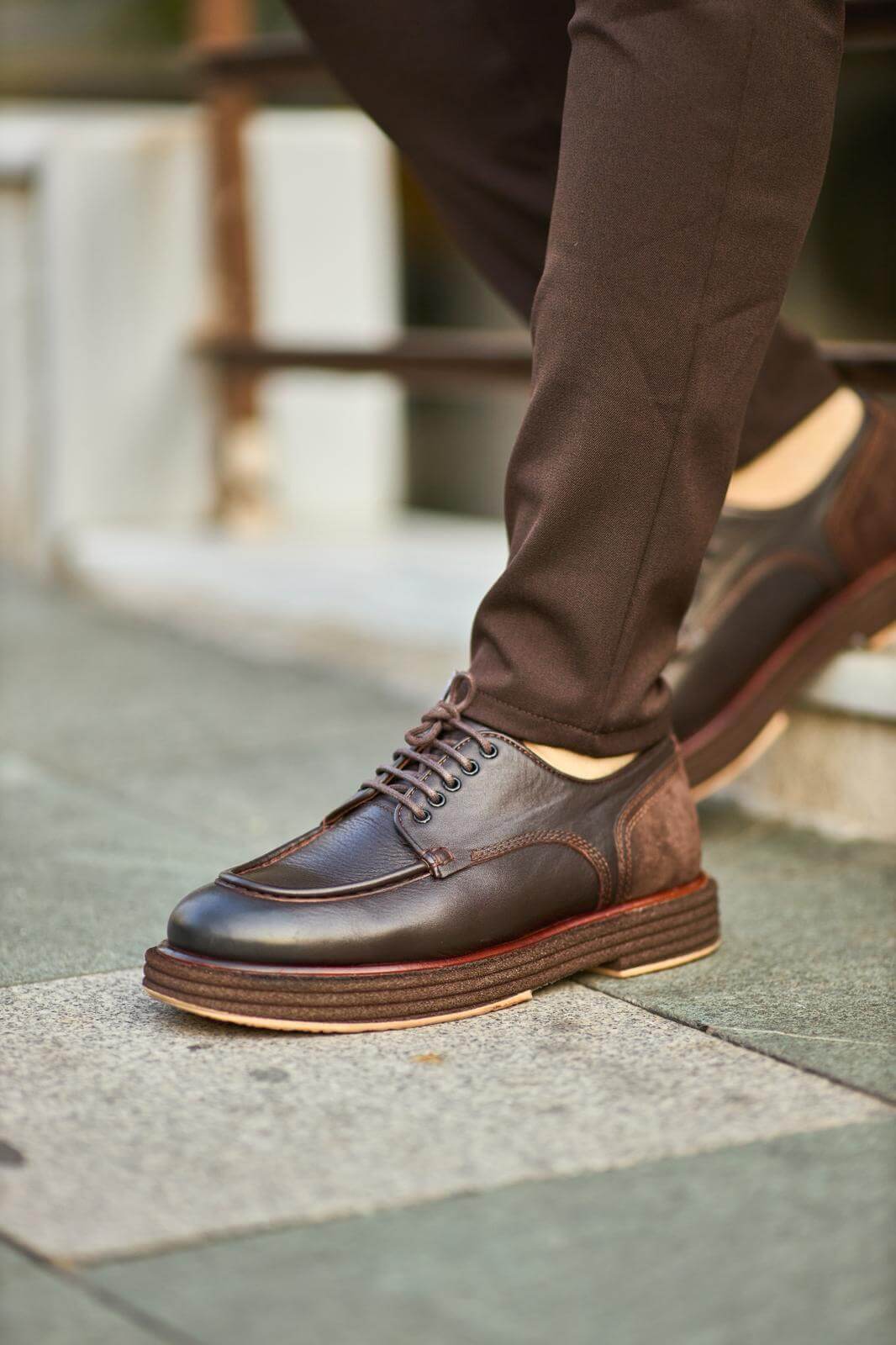 Men’s premium brown leather derby shoes with moc-toe stitching and suede heel detail