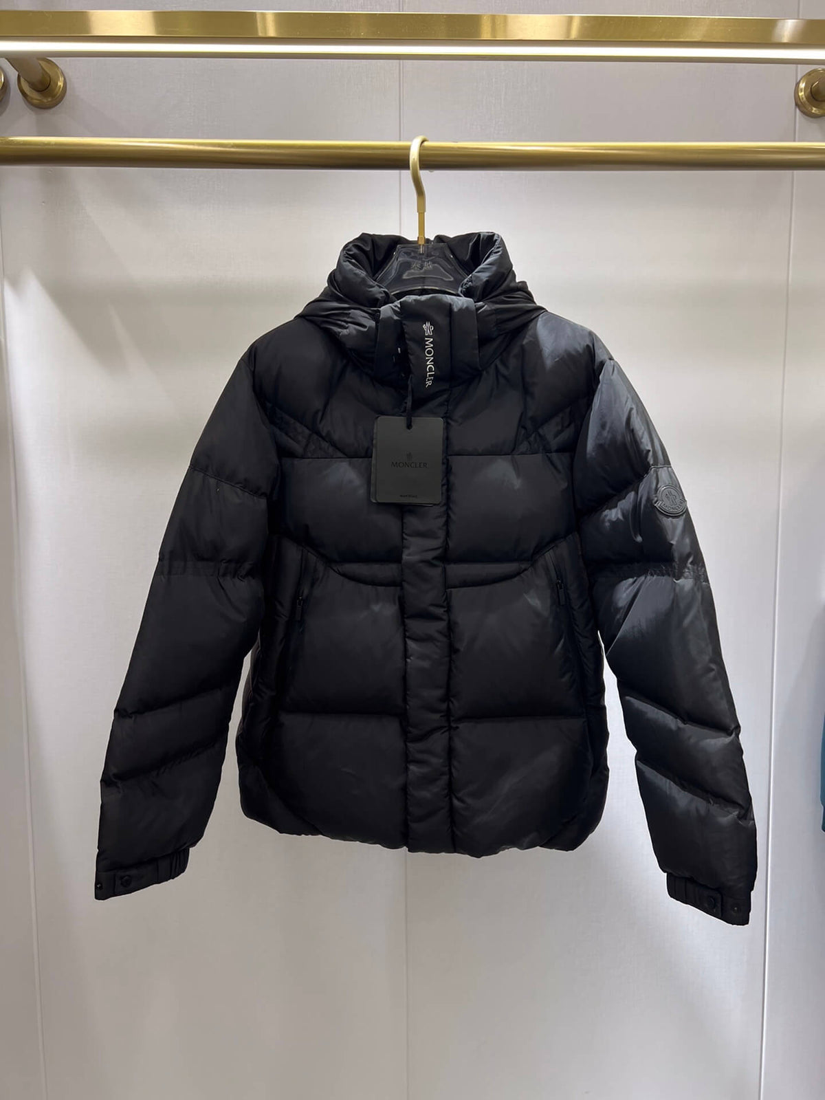 Moncler Jarama Short Down Jacket – Black