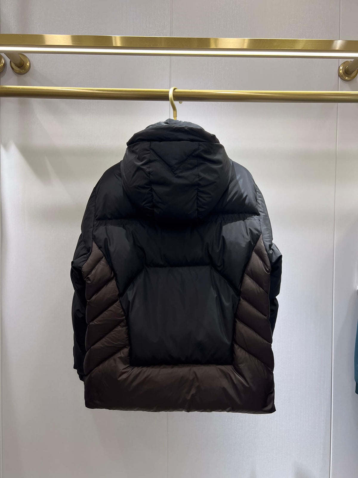 Moncler Jarama Short Down Jacket – Black
