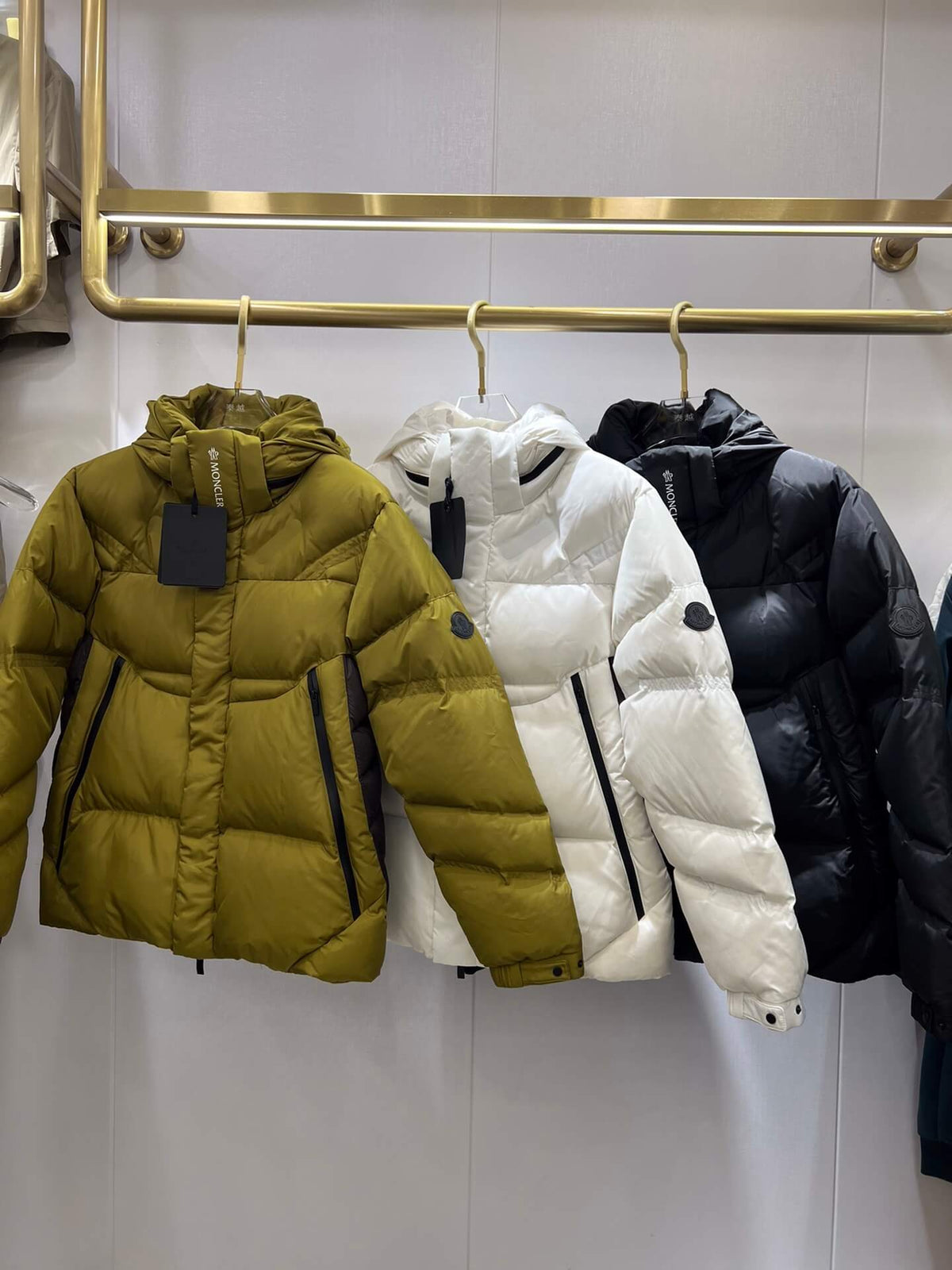 Moncler Jarama Short Down Jacket – Olive Green / Khaki