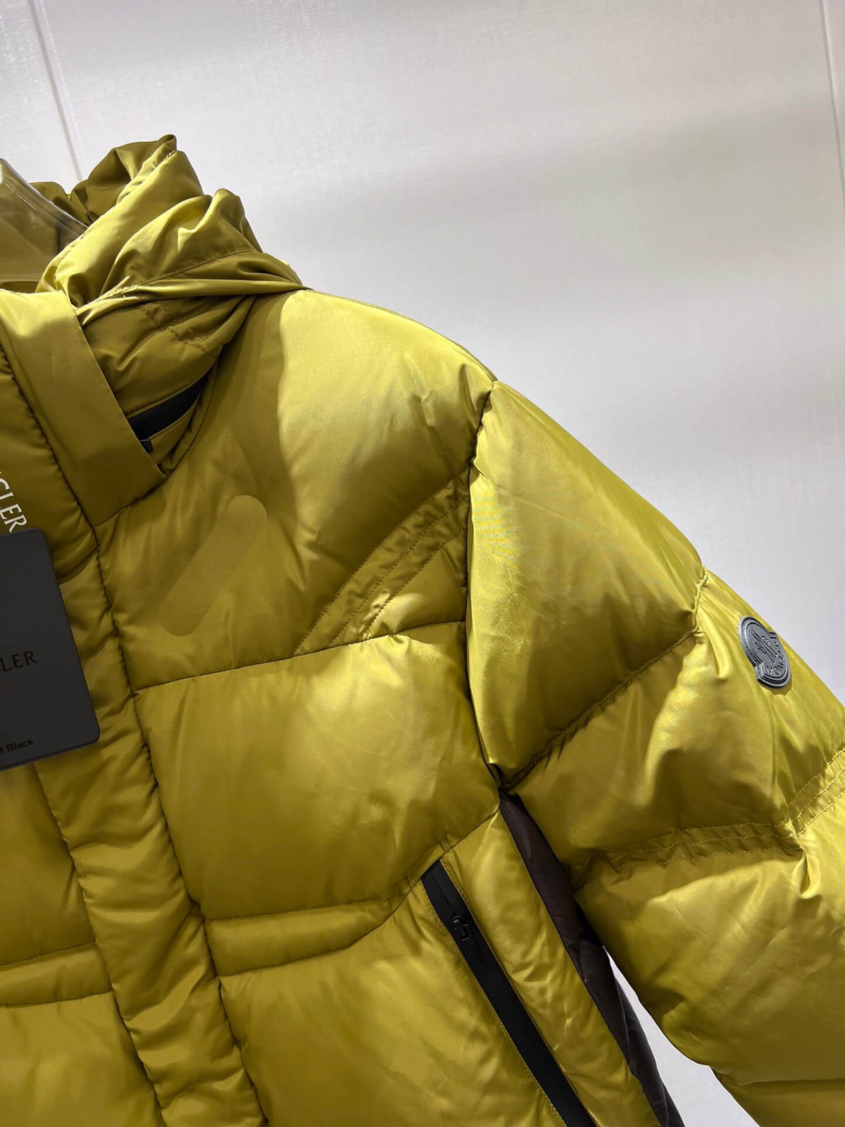 Moncler Jarama Short Down Jacket – Olive Green / Khaki