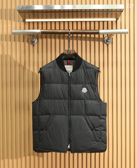 Moncler Elberton Square-Quilted Down Gilet – Black Quilted Vest