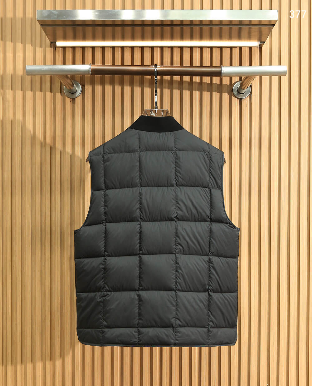 Moncler Elberton Square-Quilted Down Gilet – Black Quilted Vest