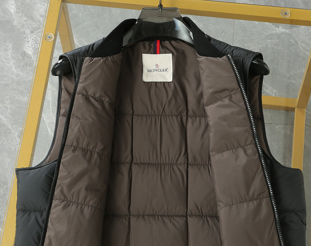 Moncler Elberton Square-Quilted Down Gilet – Black Quilted Vest