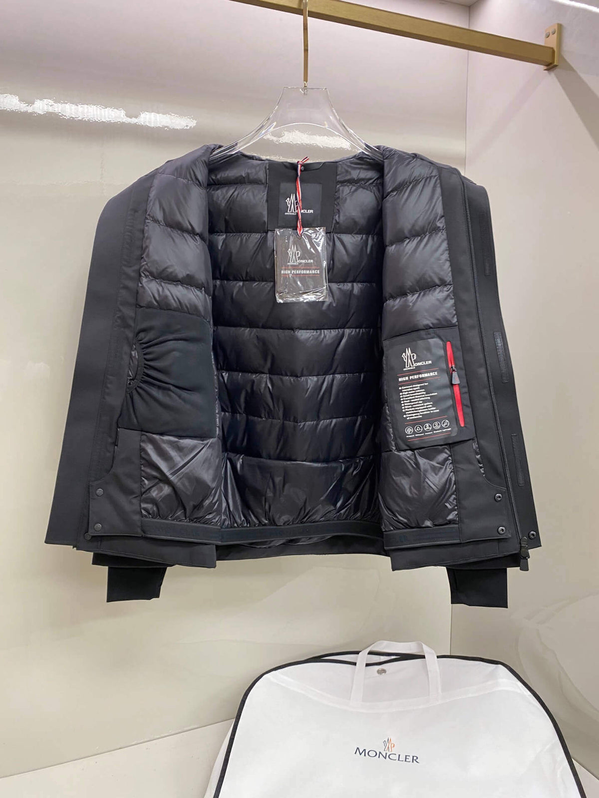 Moncler Montbeliard Hooded Short Down Jacket in Black