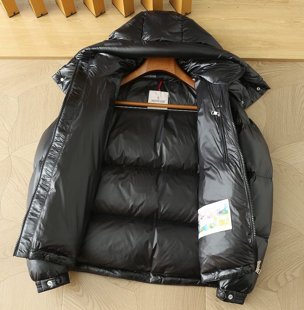 Moncler Montbeliard Hooded Short Down Jacket in Black