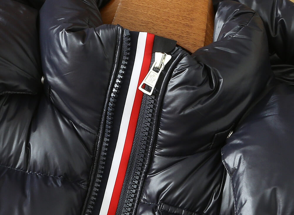 Moncler Montbeliard Hooded Short Down Jacket in Black